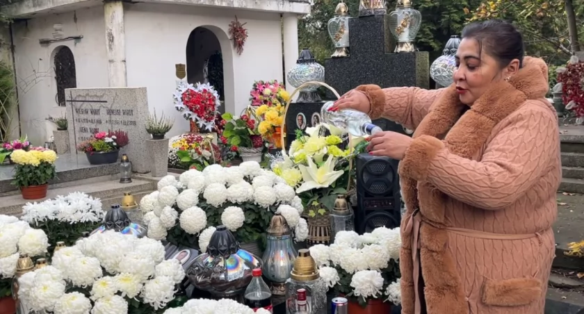 Wódka i muzyka na grobach. Tak Romowie z Wrocławia obchodzą Wszystkich Świętych
