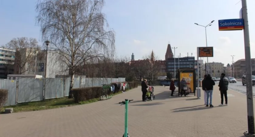 Wrocław: Co dalej z budową biurowców w miejscu zburzonego Cuprum na placu Jana Pawła II ? 