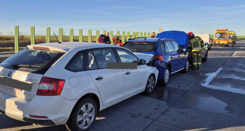 Karambol na autostradzie A4. Auto samo wezwało pomoc po wypadku