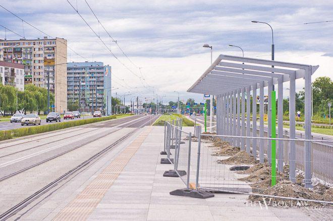 Tak wyglądają montowane właśnie nowe wiaty przystanków 