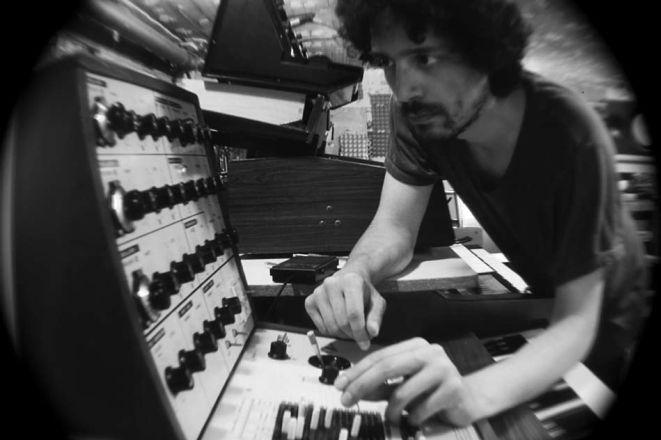 Gwiazdy elektroniki na Avant Art Festivalu: Dimlite i Papiro