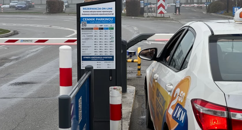 Nowy system parkingowy na lotnisku we Wrocławiu. Oto, co się zmieni