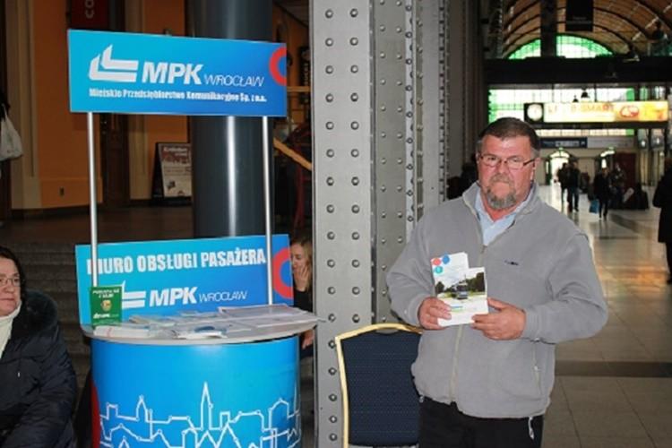 Wrocław: MPK uruchomiło stoisko informacyjne na Dworcu Głównym