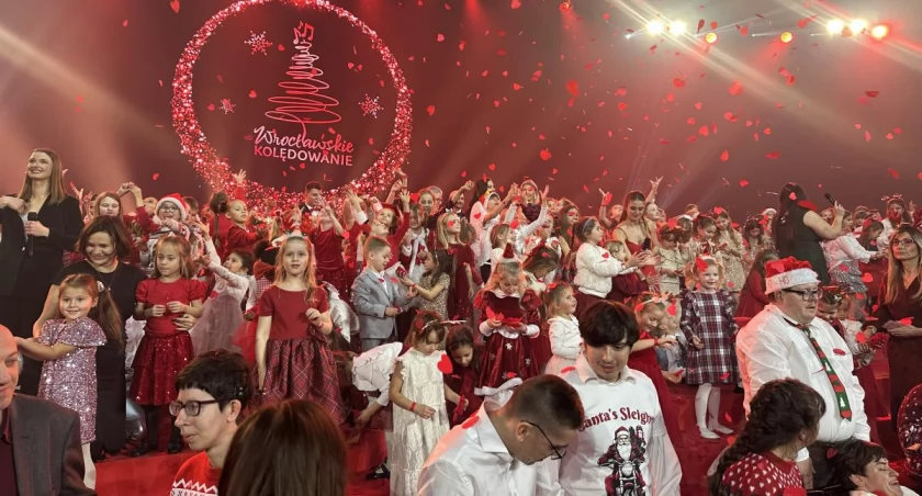 Wielkie Wrocławskie Kolędowanie. Hala Stulecia pełna po brzegi [ZDJĘCIA]