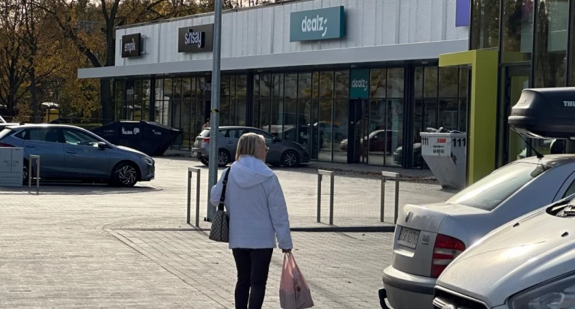Anglicy zbudowali we Wrocławiu centrum handlowe. Wciąż nie mogą go otworzyć. Nie ma zgody nadzoru budowlanego