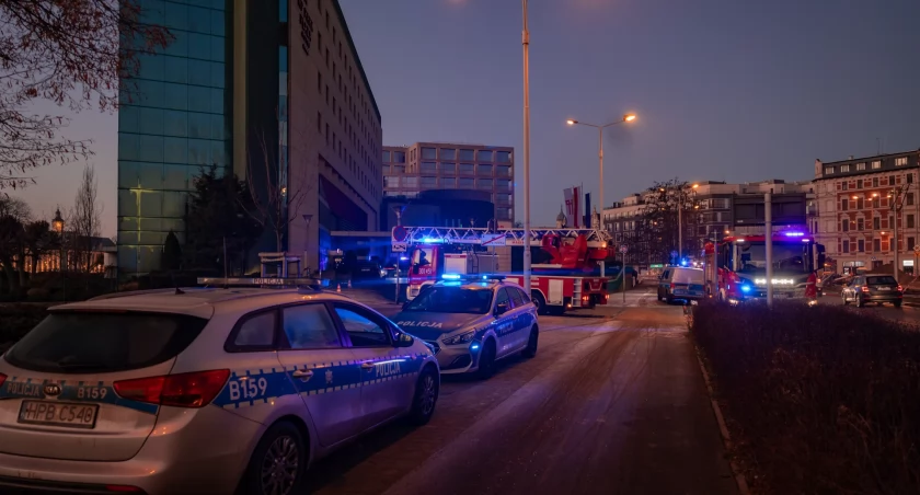 Tragiczny pożar hotelu w centrum Wrocławia. Nie żyje jeden z gości