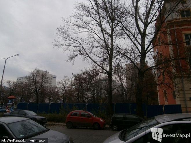 Budują nowy hotel w centrum miasta. Obiekt stanie naprzeciwko hotelu Wrocław