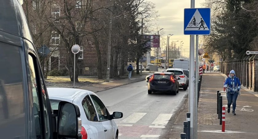 Koniec wiecznego korka! Na al. Poprzecznej zamiast szlabanów będzie wiadukt!