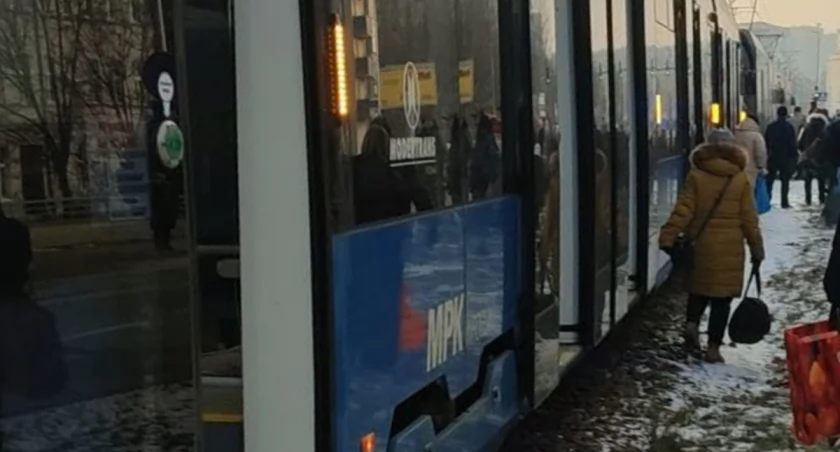 Duża awaria MPK Wrocław. Przez silny mróz tramwaje utknęły w korku