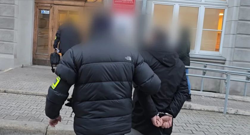 Łapówki za rejestrację samochodów. Afera korupcyjna we wrocławskich urzędach