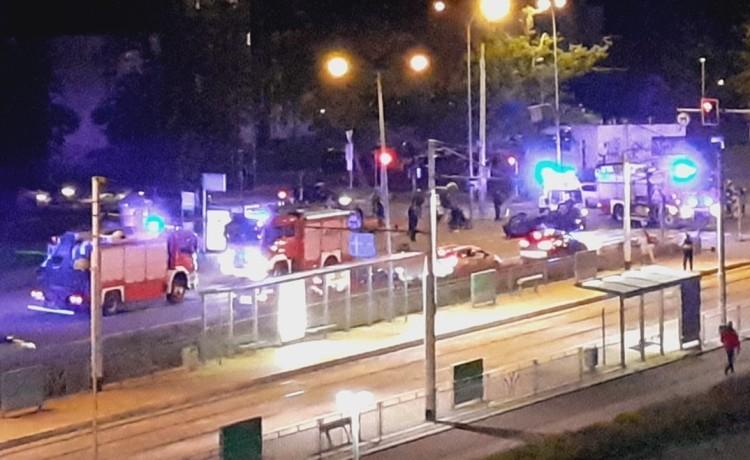 Dachowanie na Pilczyckiej. Ranna kobieta przewieziona do szpitala