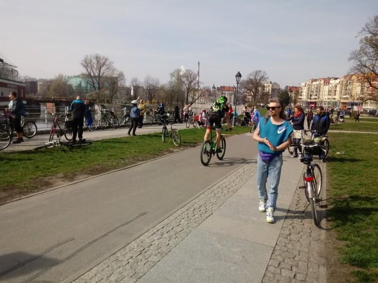 Przez Wrocław przejechała Masa Krytyczna. Rowerzyści utopili marzannę [ZDJĘCIA]