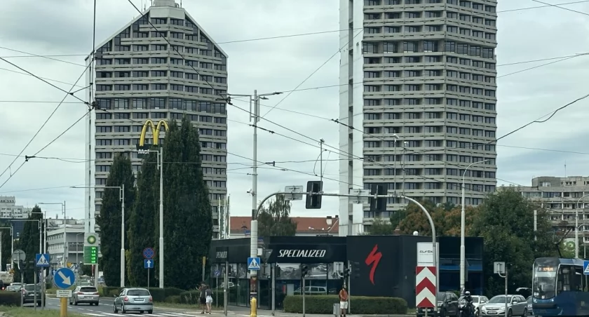 Po stacji BP i restauracji McDonalds koło Ołówka i Kredki zostanie... pusta ziemia