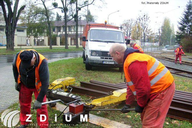 Remontują torowisko na jednej z pętli, ale tramwaje nadal jeżdżą bez przeszkód