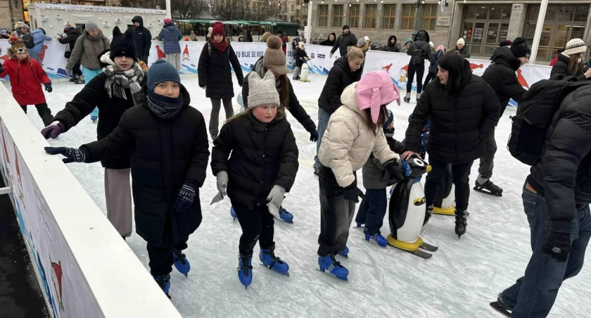Małe lodowisko, duża dyskusja. Dlaczego tafla na Rynku jest tak niewielka?
