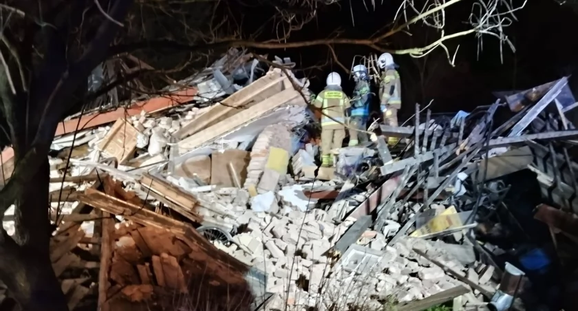 Budynek zawalił się po wybuchu butli z gazem. Jedna osoba wydobyta spod gruzów 
