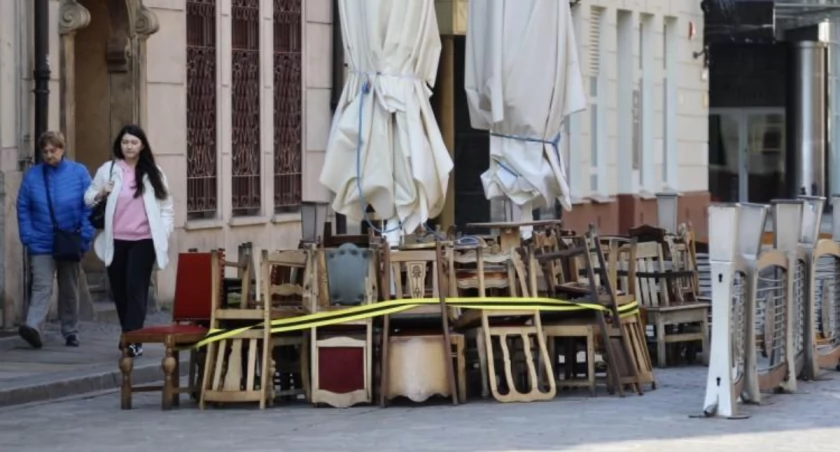 Czy na wrocławski Rynek wjadą buldożery? Jest nakaz rozebrania zewnętrznych ogródków