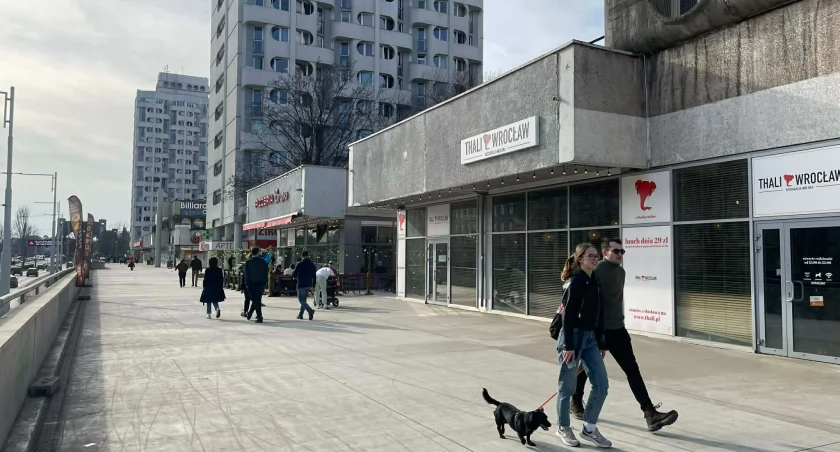 Na Manhattanie końca prac nie widać. Remont esplanady przy pl. Grunwaldzkim ciągnie się piąty rok 