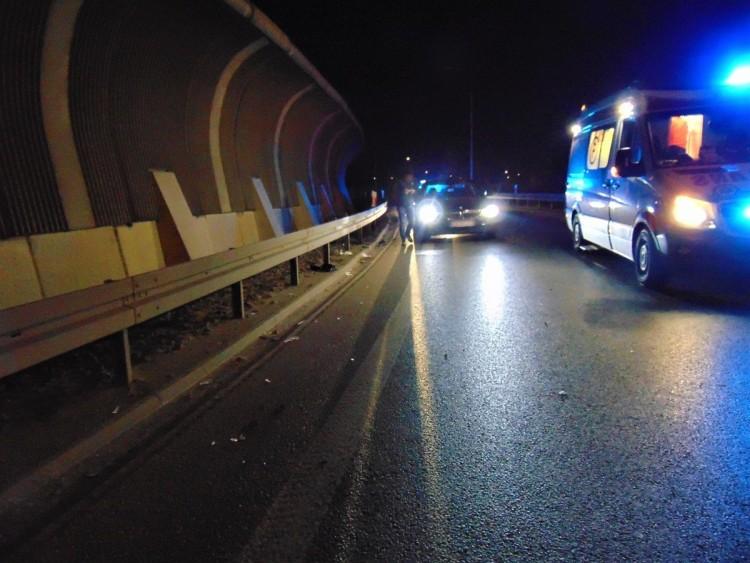 Kierowca BMW potrącając pieszego na AOW uratował mu życie