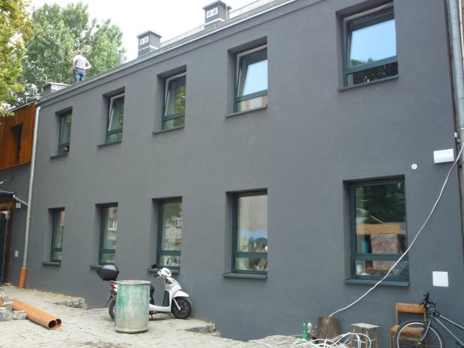 W wyremontowanym budynku na Nadodrzu będzie hostel i pracownie artystyczne. Szukają najemcy