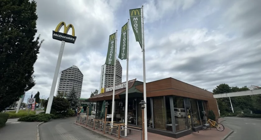 To już ostatnie dni McDonalds i stacji BP. Rusza rozbiórka