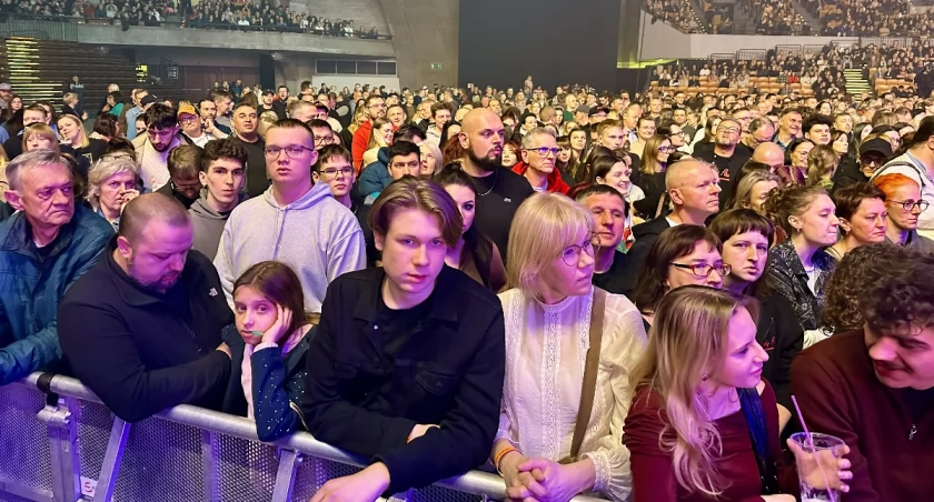 Hala Stulecia pęka w szwach. Lady Pank świętuje tutaj swoje 45. urodziny!