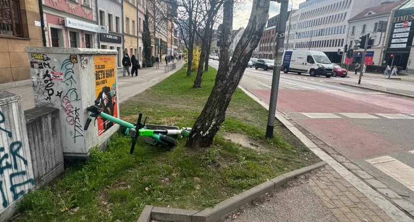 Zostawiłeś hulajnogę w złym miejscu? Może cię to słono kosztować