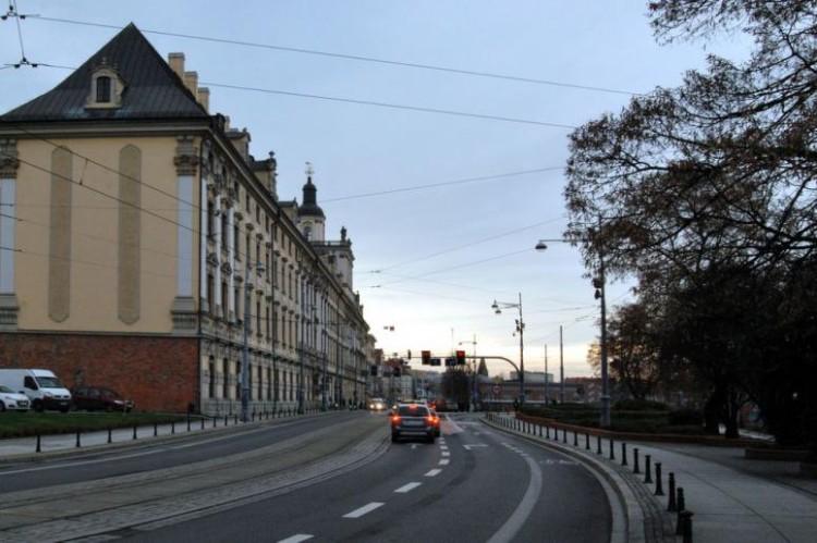 Wrocław: wyłączenie sygnalizacji świetlnej usprawni ruch w centrum?