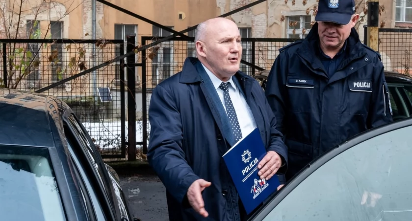 Burmistrz Trzebnicy zawieszony, a co z jego pensją? Czy nadal będzie dostawał ponad 20 tysięcy złotych?