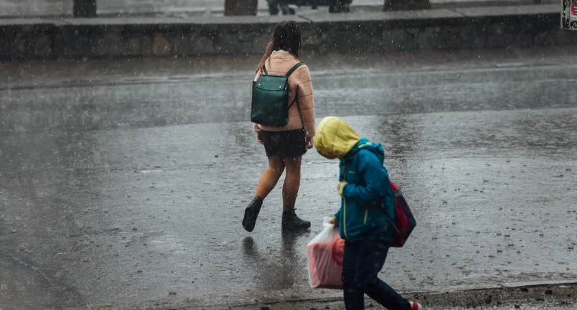 Nagła zmiana pogody we Wrocławiu. Ulewy i burza!
