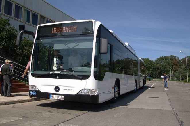 Elektryczne autobusy będą wkrótce jeździć po Wrocławiu! Prezydent podpisał projekt e-BUS