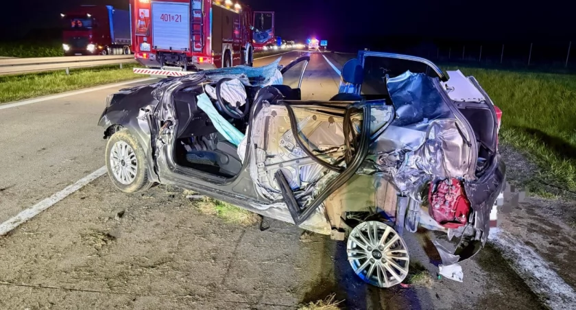 Wypadek na A4. Trzy osoby ranne, jedna oddaliła się z miejsca zdarzenia