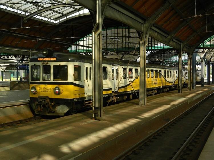 Wrocław: Awaria popularnej linii kolejowej. Ruch pociągów wstrzymany