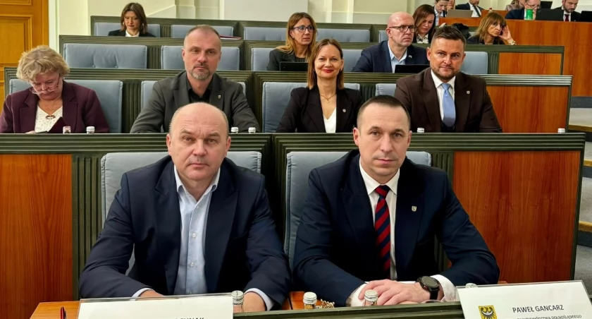 Sesja nader często przerywana. W Sejmiku Koalicja Obywatelska dogadała się z PiS-em