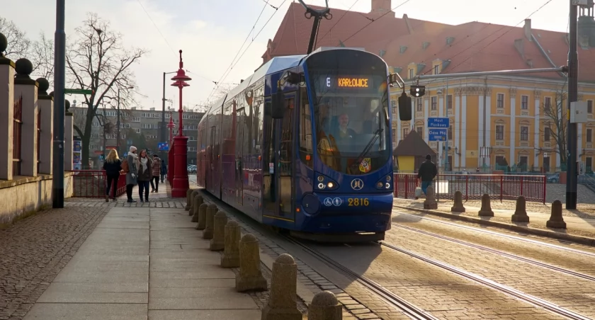 Tramwaje wracają na Glinianą, linia 0 wchodzi w tryb „letni”