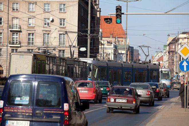 Jest ranking najbardziej zakorkowanych miast świata w 2016 roku. Na liście polskie miasta i Wrocław