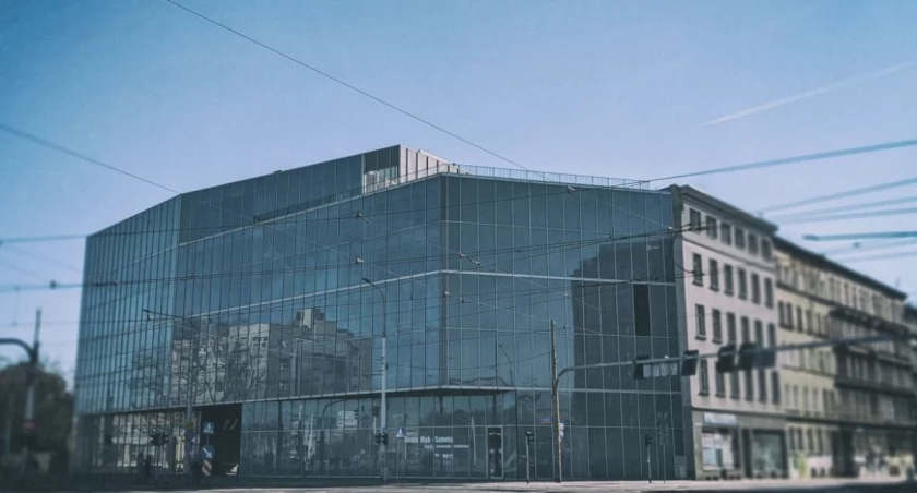 40 sekund na ocenę jednego obrazu? Burza wokół konkursu na wrocławskiej uczelni  