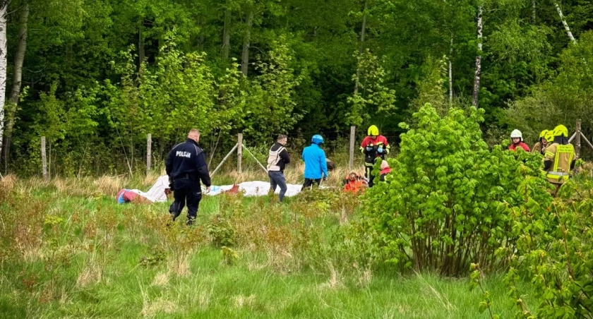Groźny wypadek w dolnośląskim kurorcie. Paralotniarza spadł przy stacji gondolowej