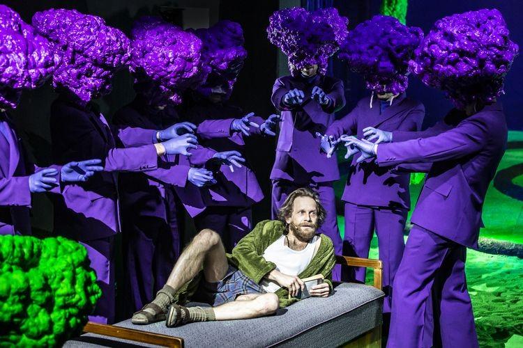 Hipisowski i przygodowy spektakl SF. „Rzeźnia numer 5” na deskach teatru [WIDEO]
