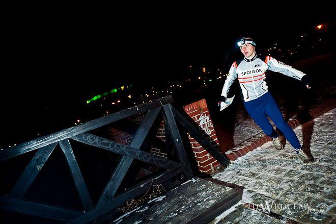 Wrocław Night O-Fight: biegacze na orientację opanowują miasto