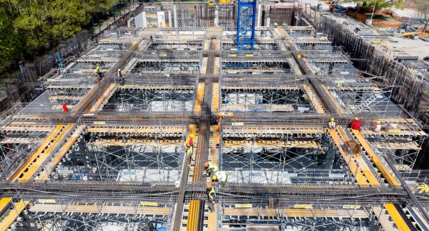 Potężny zbiornik za 108 milionów nabiera kształtów. Zużyli już ponad 1095 ton stali