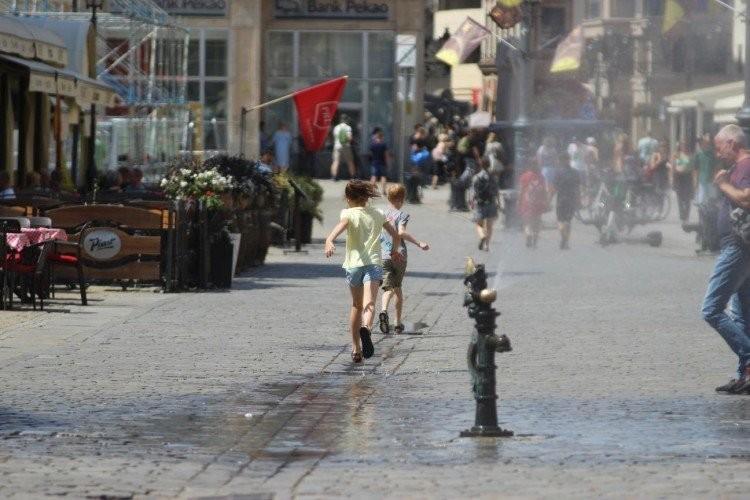 Weekend we Wrocławiu nadal z upałami. Będą też burze z gradem