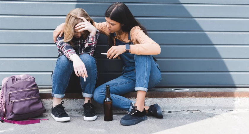 Nastolatki upiły koleżankę do nieprzytomności. Alkohol sprzedała im 15-latka