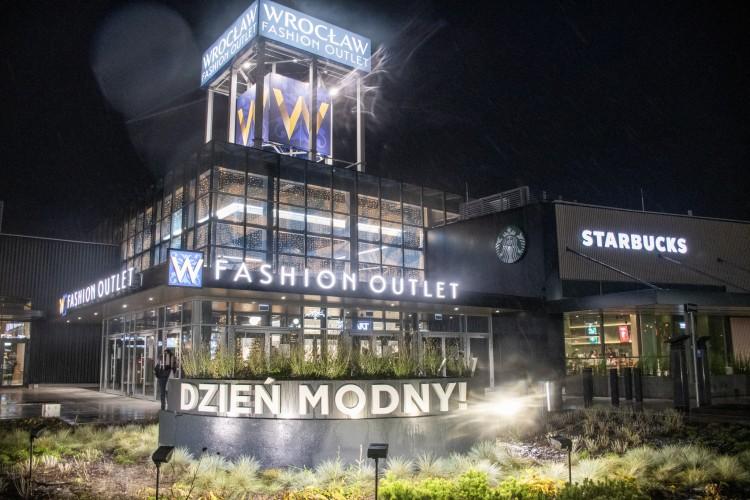 Grudzień pełen atrakcji we Wrocław Fashion Outlet. Sprawdź jakie niespodzianki i promocje centrum przygotowało dla swoich klientów przed Świętami