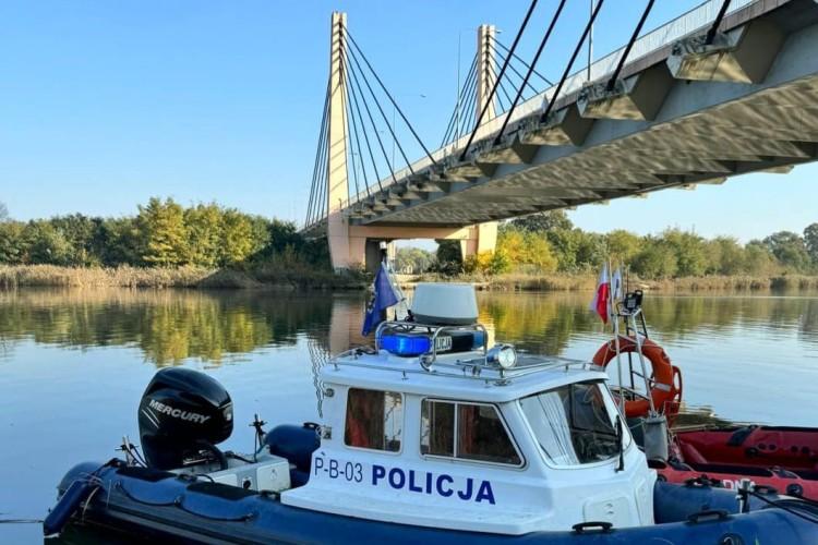 Mężczyzna znaleziony w Odrze popełnił samobójstwo? Śledczy badają sprawę