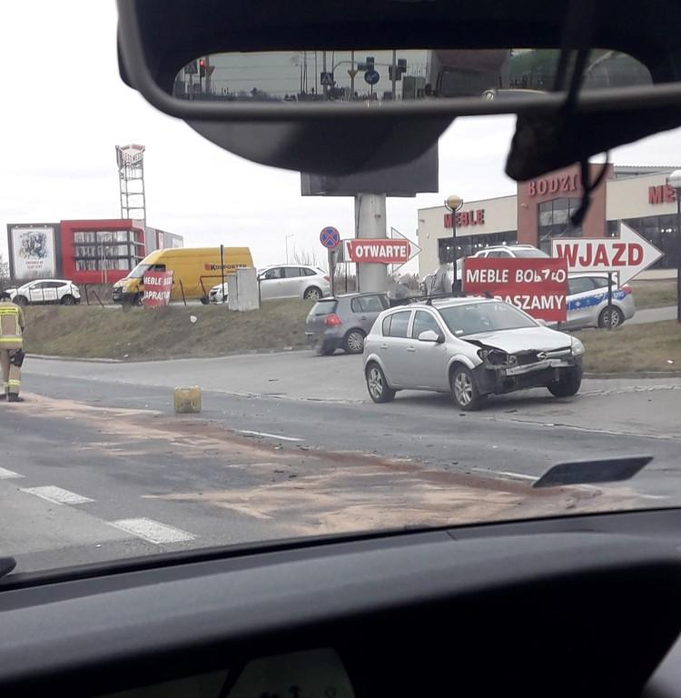 Wrocław: Kolizja na ul. Czekoladowej. Zderzyły się dwie osobówki