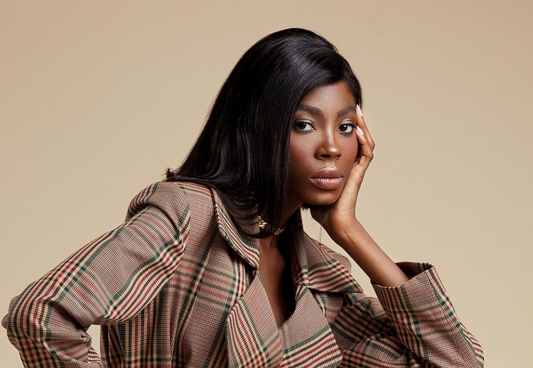 Zobacz teledysk nigeryjskiej piosenkarki i modelki. Nakręcono go we Wrocławiu