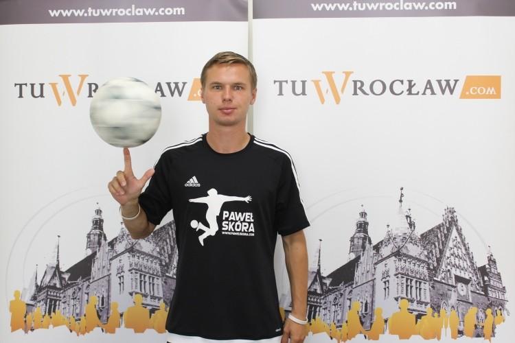 Paweł Skóra - mistrz panowania nad piłką, który nigdy nie trenował w klubie [WIDEO]