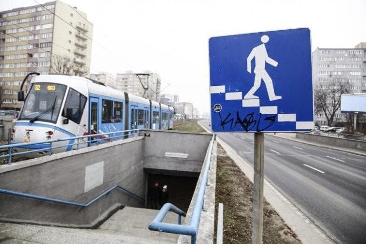 Wrocław: Przejście podziemne przecieka. Miasto będzie je naprawiać