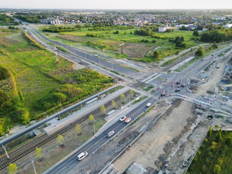 Wrocław: Ulica Kosmonautów i aleja 11 Listopada. Kiedy koniec budowy? [ZDJĘCIA Z DRONA]